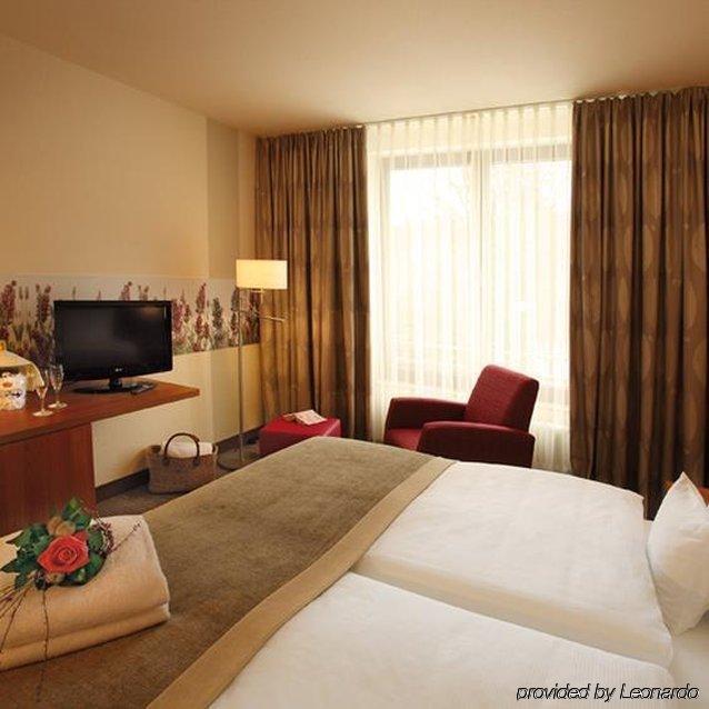 מוך Trans World Hotel Kranichhoehe חדר תמונה